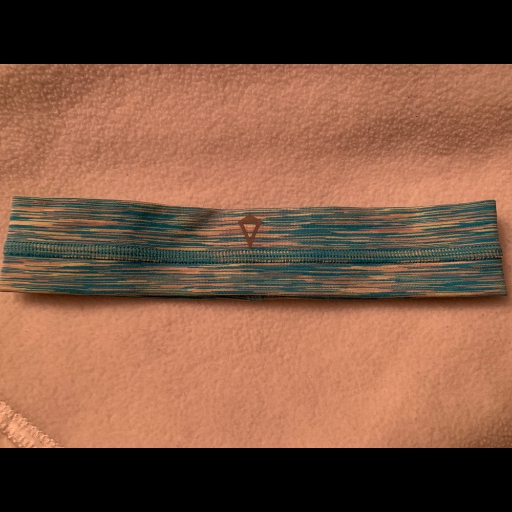 lululemon/ivivva headband